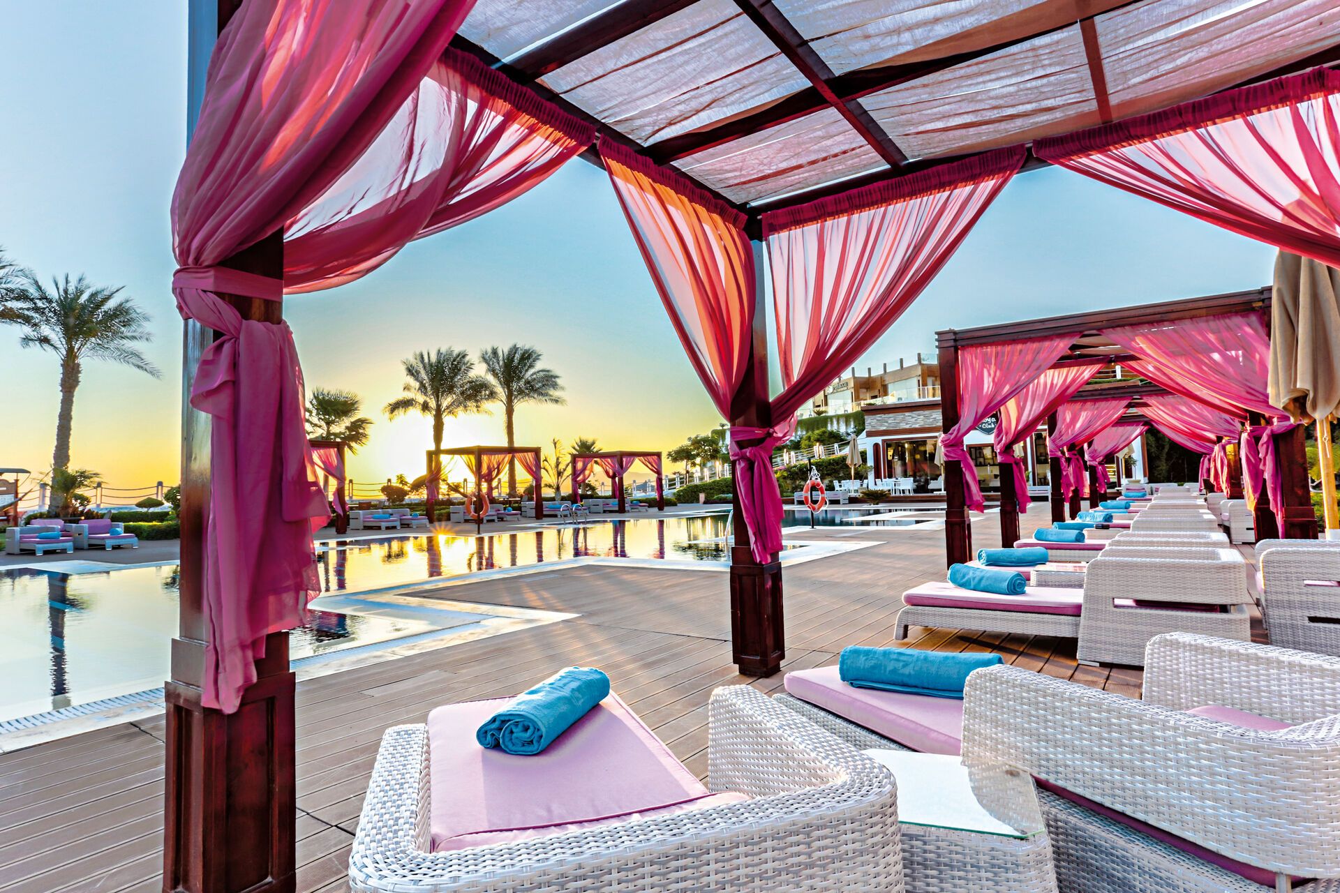 SUNRISE Arabian Beach Resort - Grand Select - - 5*