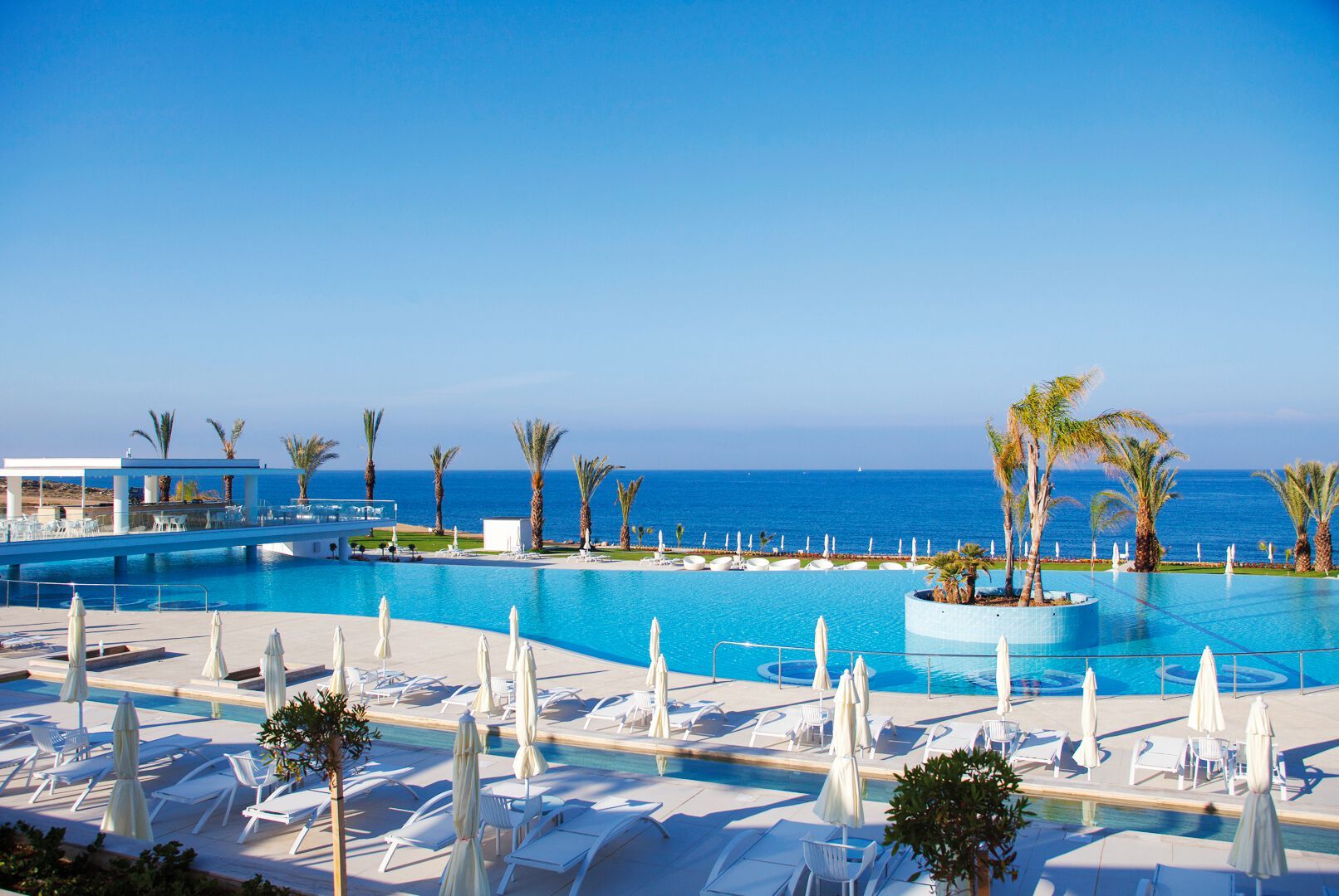 King Evelthon Beach Hotel & Resort - 5*