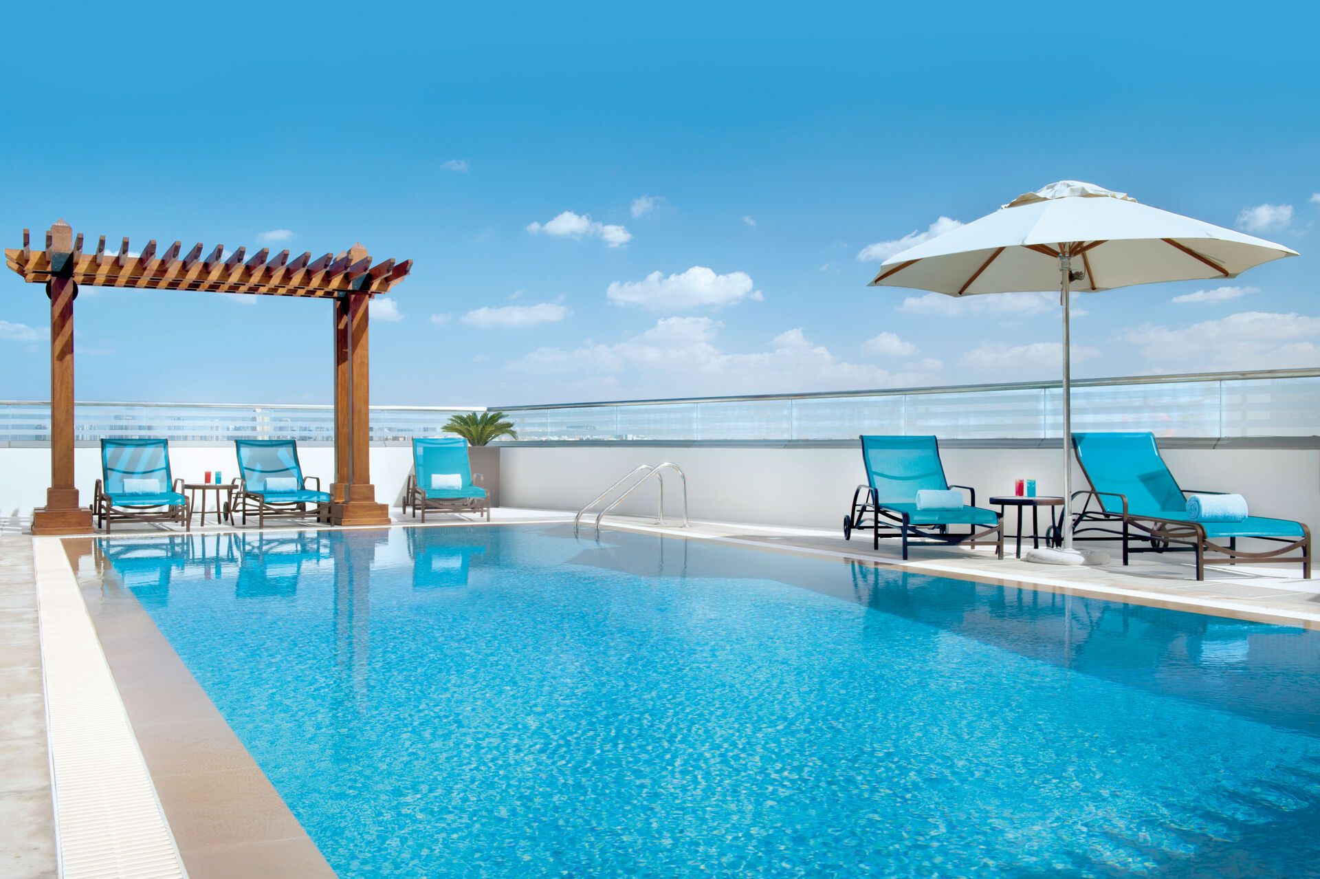 Hilton Garden Inn Dubai - Al Muraqabat - 4*