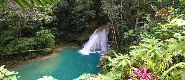 Blue Hole Wasserfall, Jamaika