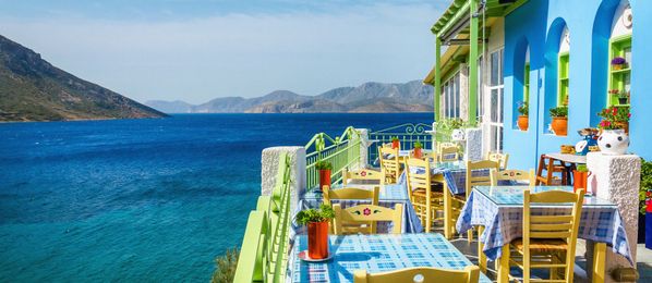 Griechisches Restaurant am Meer