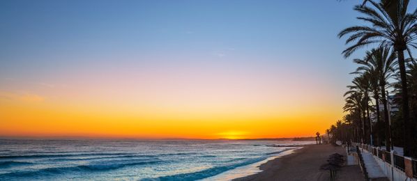 Sonnenuntergang am Strand von Marbella